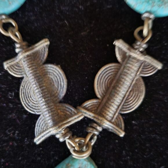Tourquoise and Brass Boho Necklace. Tribal Necklace. - Picture 4 of 8
